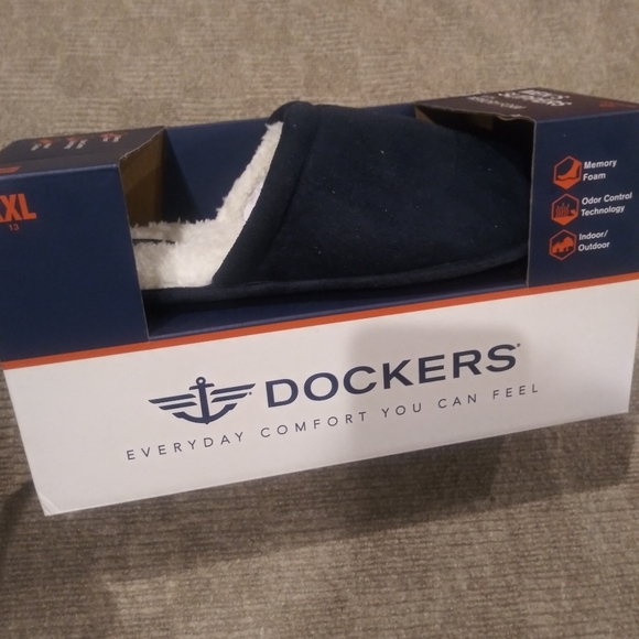 dockers memory foam